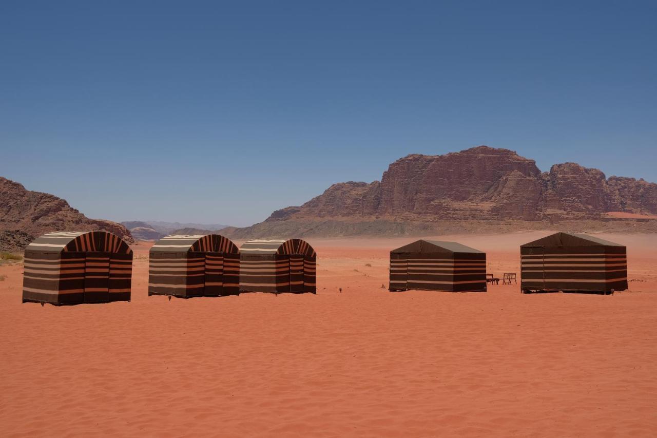 Hotel Bedouin Bunch Camp à Wadi Rum Extérieur photo