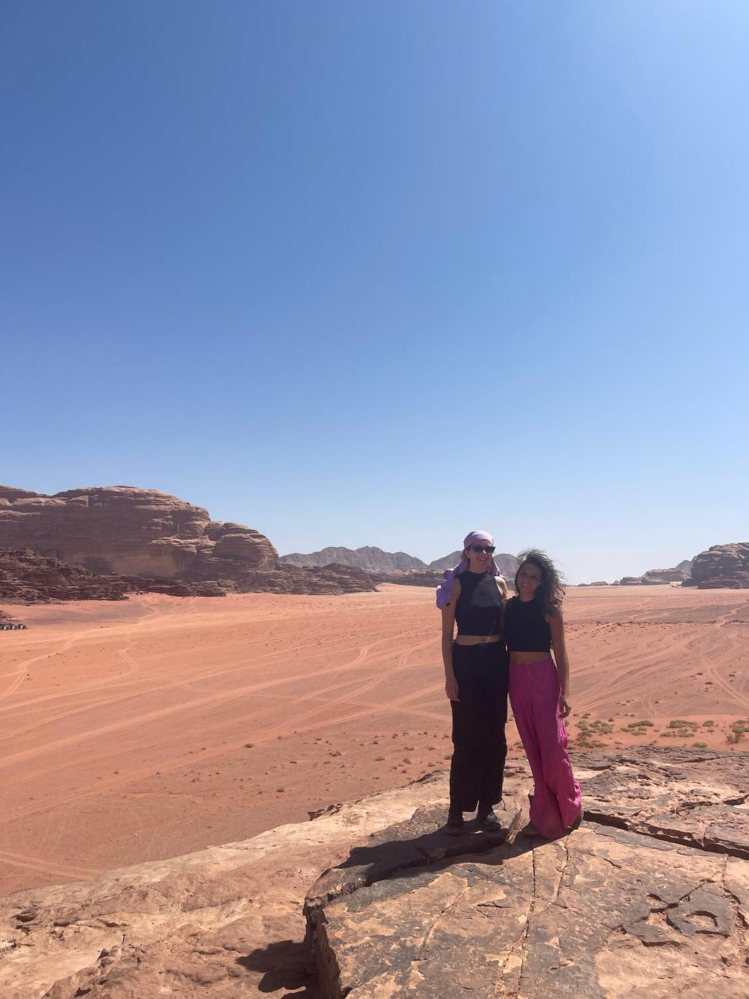 Hotel Bedouin Bunch Camp à Wadi Rum Extérieur photo