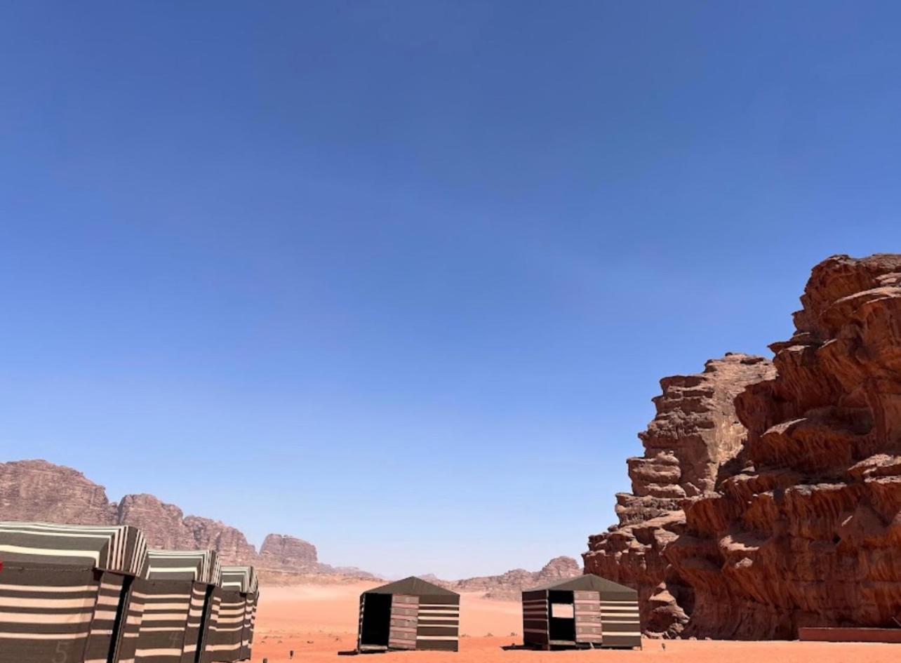 Hotel Bedouin Bunch Camp à Wadi Rum Extérieur photo