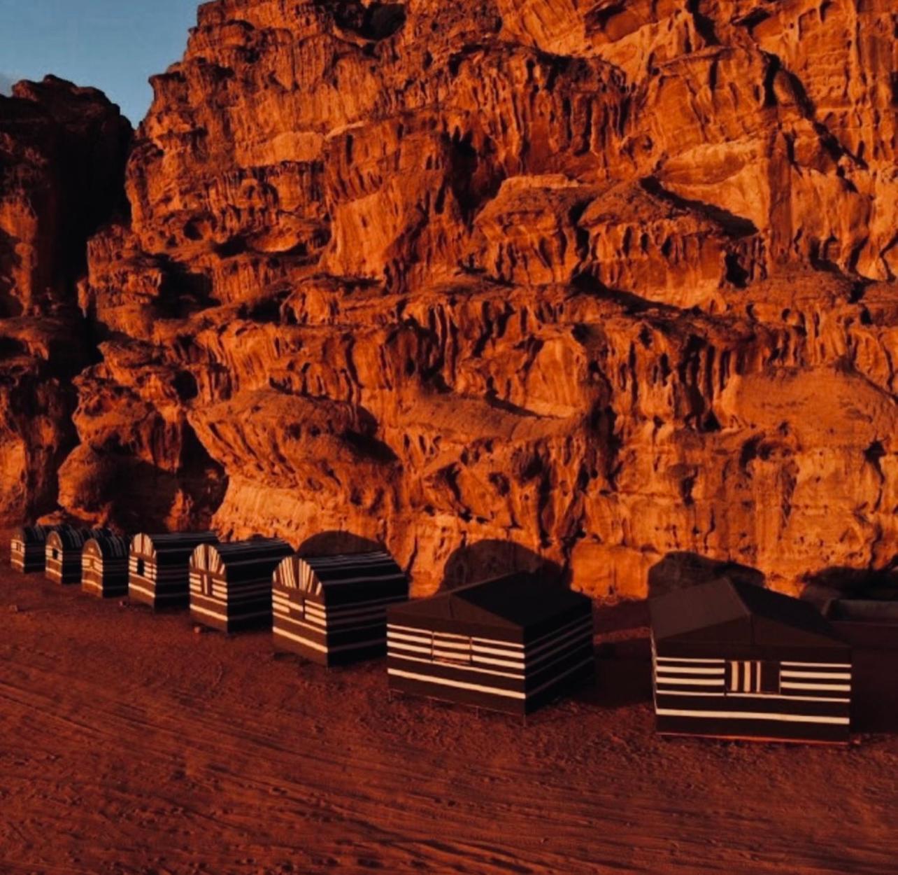 Hotel Bedouin Bunch Camp à Wadi Rum Extérieur photo
