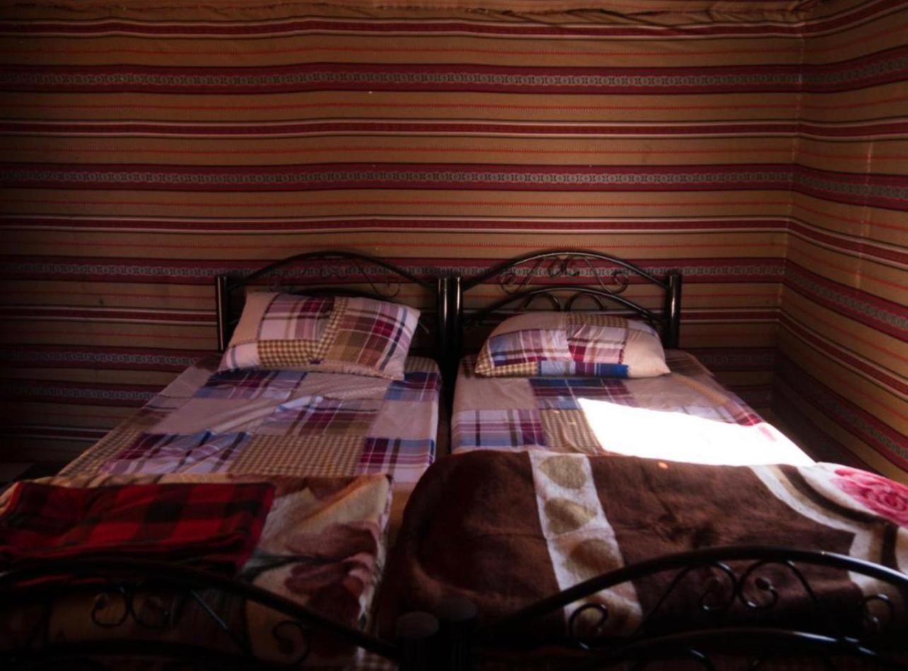 Hotel Bedouin Bunch Camp à Wadi Rum Extérieur photo